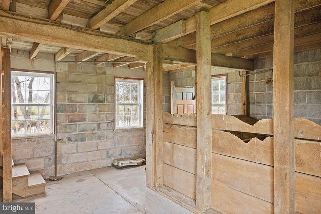 2085 HARNEY RD, Littlestown, PA 17340