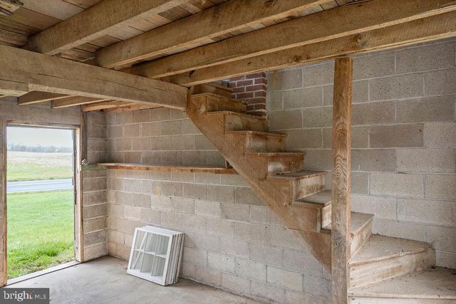 2085 HARNEY RD, Littlestown, PA 17340