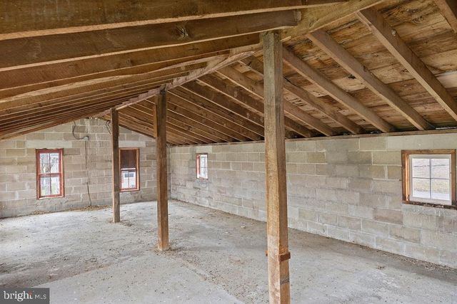2085 HARNEY RD, Littlestown, PA 17340