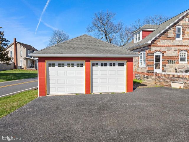 2085 HARNEY RD, Littlestown, PA 17340