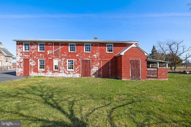 2085 HARNEY RD, Littlestown, PA 17340