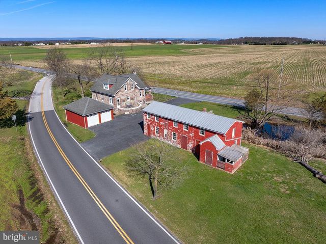 2085 HARNEY RD, Littlestown, PA 17340
