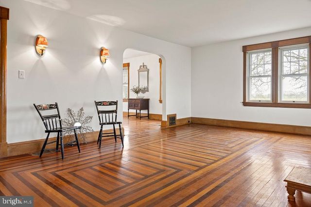 2085 HARNEY RD, Littlestown, PA 17340