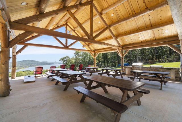 31 Woodcliff Road 31, Shell Knob, MO 65747