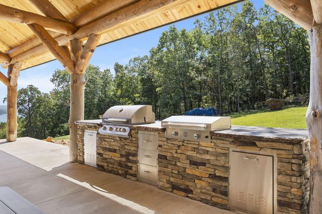 31 Woodcliff Road 31, Shell Knob, MO 65747