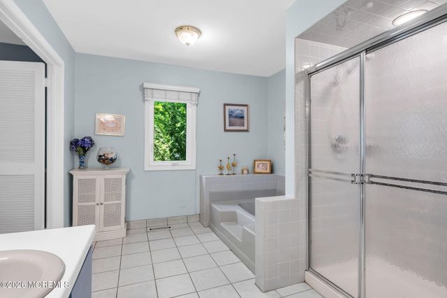96 Tangerine Drive, Marlboro, NJ 07746