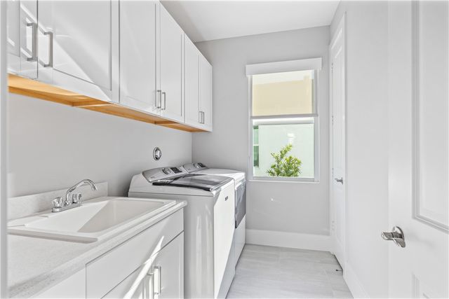 2152 Falls Manor, Vero Beach, FL 32967