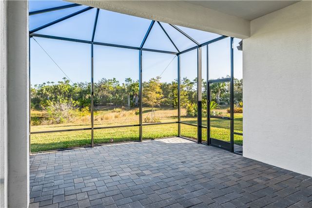 2152 Falls Manor, Vero Beach, FL 32967