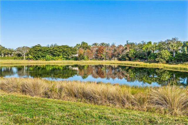 2152 Falls Manor, Vero Beach, FL 32967