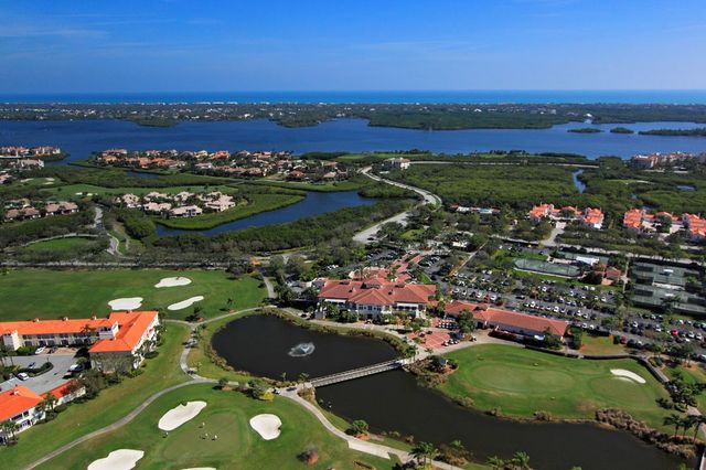 2152 Falls Manor, Vero Beach, FL 32967