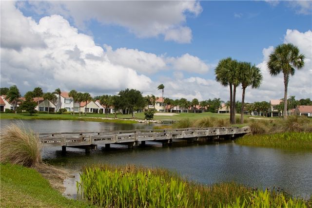 2152 Falls Manor, Vero Beach, FL 32967