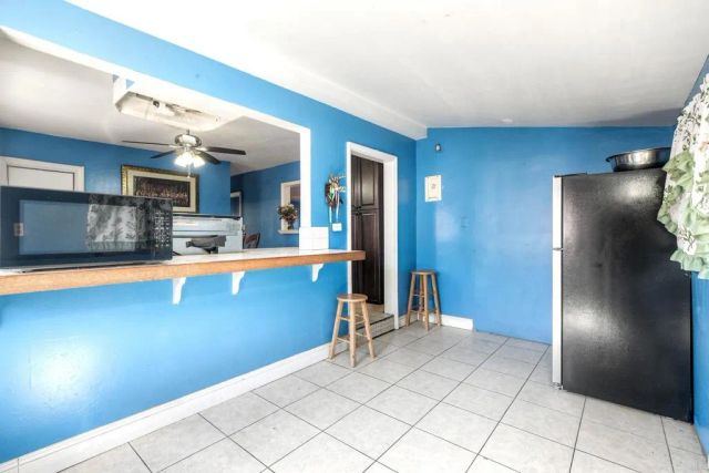 412 W 9th Avenue, Escondido, CA 92025