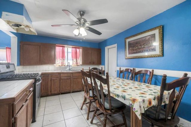 412 W 9th Avenue, Escondido, CA 92025