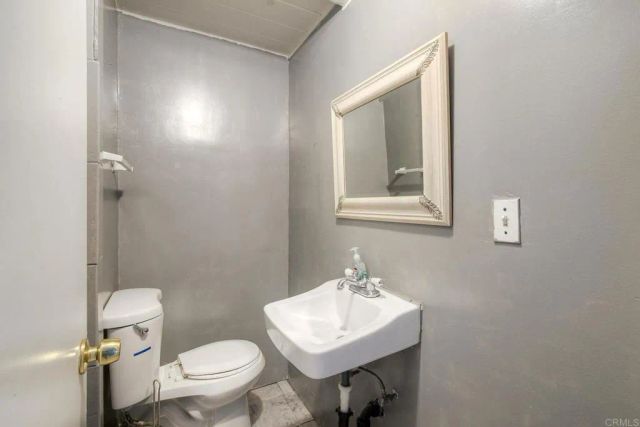 412 W 9th Avenue, Escondido, CA 92025