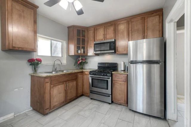 412 W 9th Avenue, Escondido, CA 92025