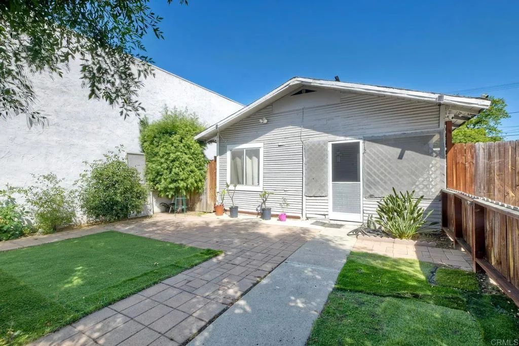 412 W 9th Avenue, Escondido, CA 92025