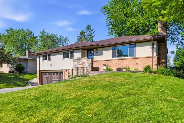 3404 Skycroft Drive, Saint Anthony, MN 55418