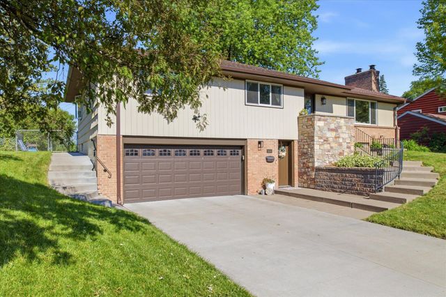 3404 Skycroft Drive, Saint Anthony, MN 55418