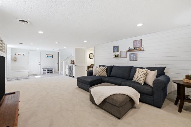 3404 Skycroft Drive, Saint Anthony, MN 55418