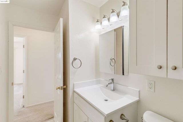 2059 Olivera Rd B, Concord, CA 94520