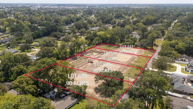4733 Floynell Dr, Saint George, LA 70809