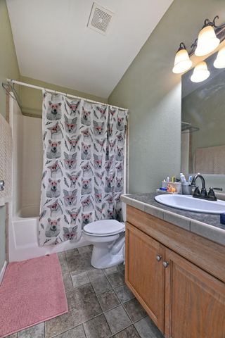2056 Rockydale Road, Cave Junction, OR 97523