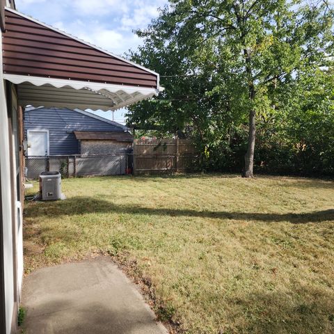 4605 W 84th Place, Chicago, IL 60652