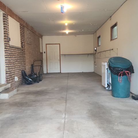 4605 W 84th Place, Chicago, IL 60652