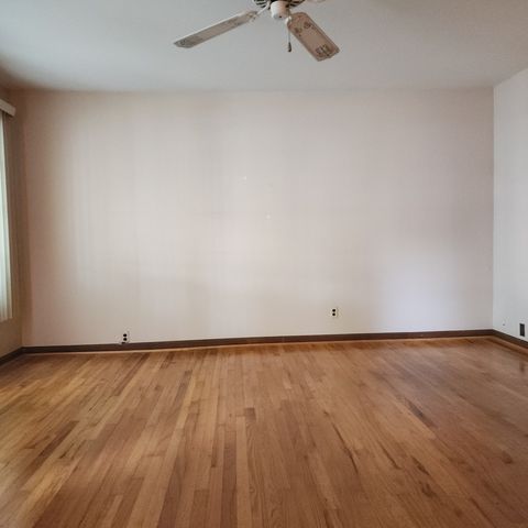 4605 W 84th Place, Chicago, IL 60652