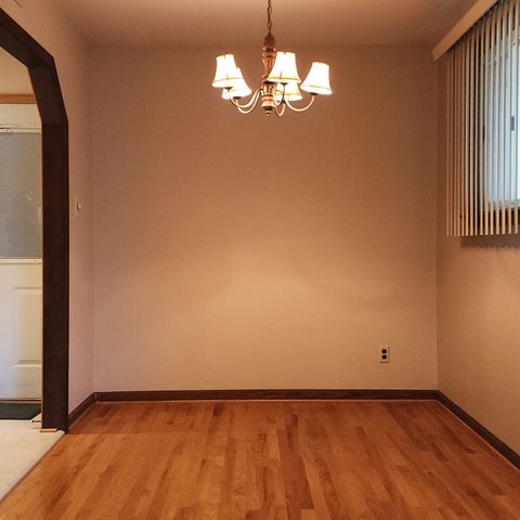 4605 W 84th Place, Chicago, IL 60652