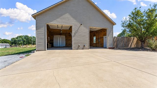 8116 Coffelt Cemetery Road, Bentonville, AR 72713