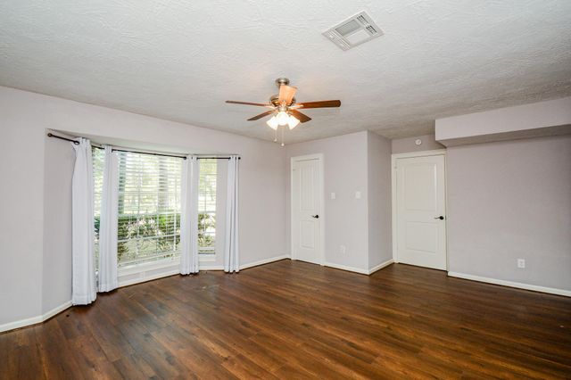 11610 Cypresswood Drive, Houston, TX 77070