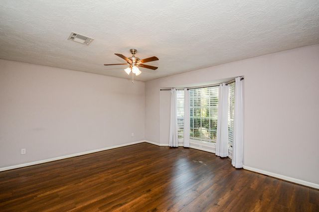 11610 Cypresswood Drive, Houston, TX 77070