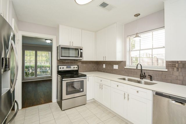 11610 Cypresswood Drive, Houston, TX 77070