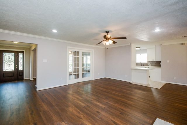 11610 Cypresswood Drive, Houston, TX 77070