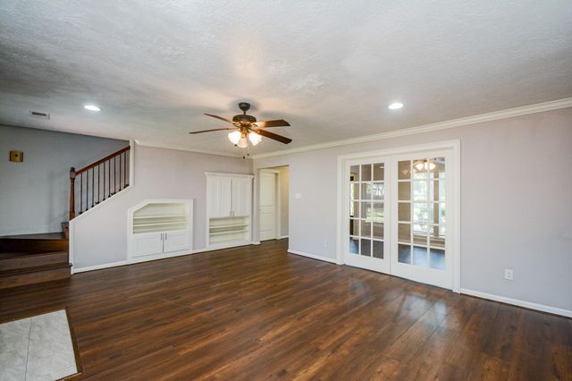 11610 Cypresswood Drive, Houston, TX 77070