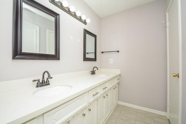 11610 Cypresswood Drive, Houston, TX 77070