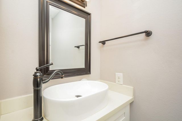 11610 Cypresswood Drive, Houston, TX 77070