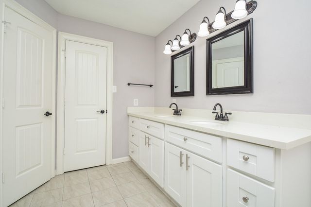 11610 Cypresswood Drive, Houston, TX 77070