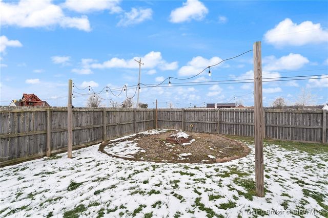 9057 Woodford Drive, Charlestown, IN 47111