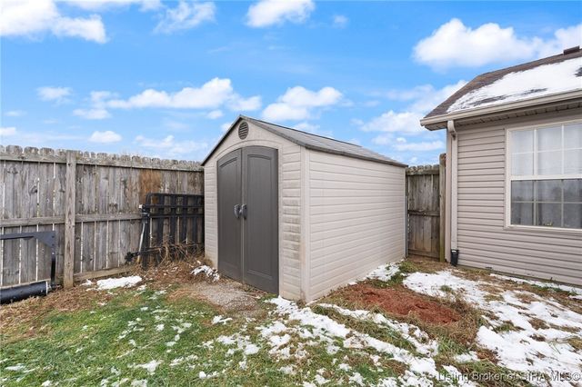 9057 Woodford Drive, Charlestown, IN 47111