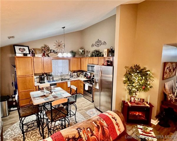 9057 Woodford Drive, Charlestown, IN 47111