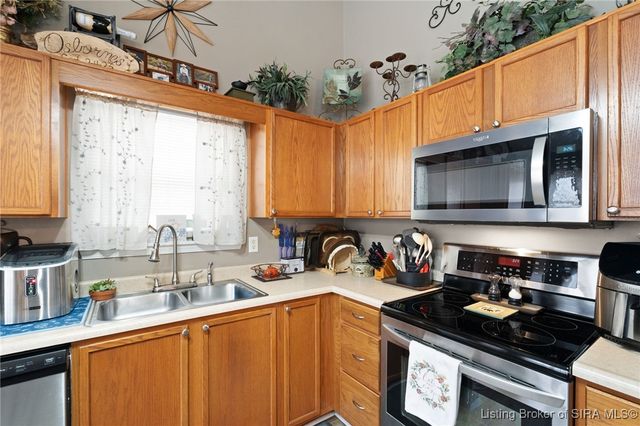 9057 Woodford Drive, Charlestown, IN 47111