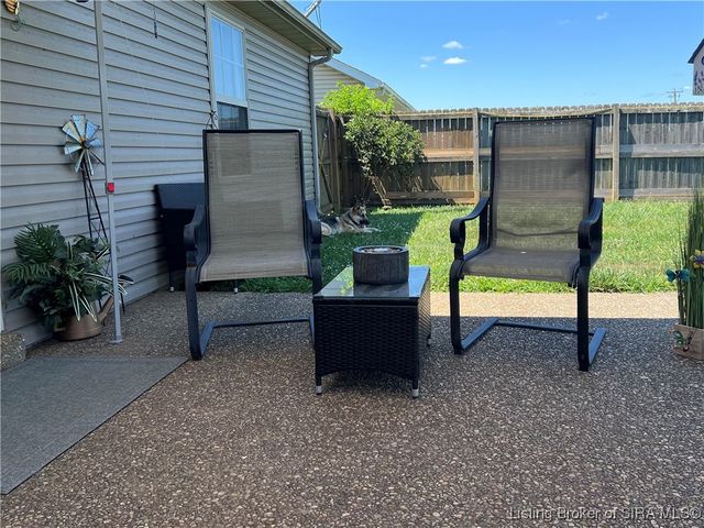 9057 Woodford Drive, Charlestown, IN 47111