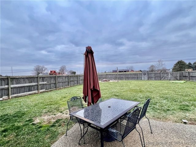 9057 Woodford Drive, Charlestown, IN 47111