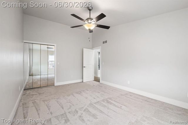 38887 Country Circle, Farmington Hills, MI 48331