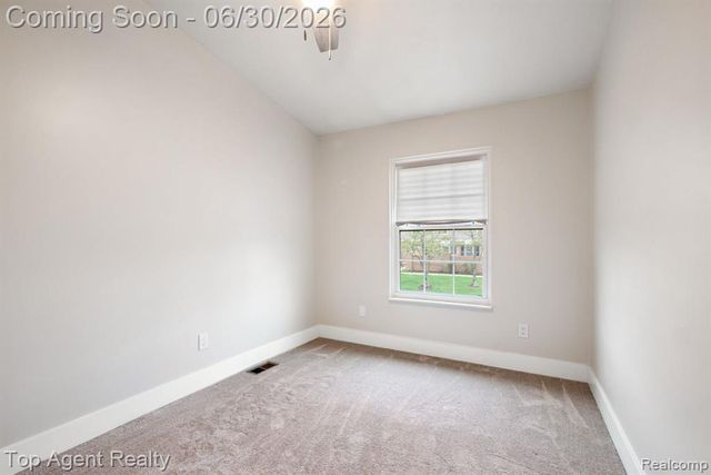 38887 Country Circle, Farmington Hills, MI 48331