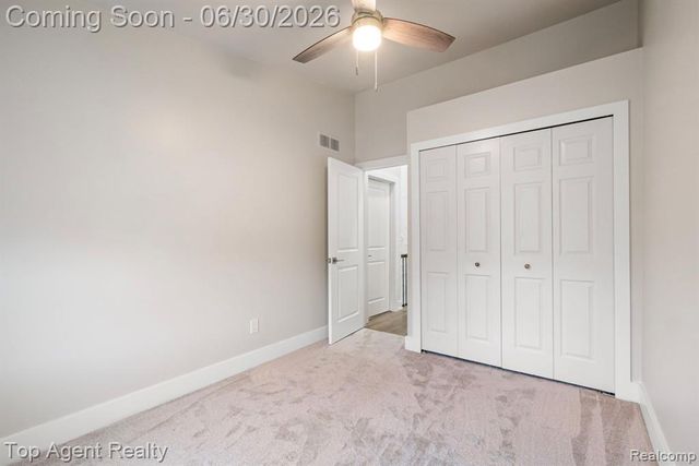38887 Country Circle, Farmington Hills, MI 48331