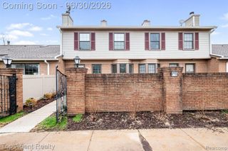 38887 Country Circle, Farmington Hills, MI 48331
