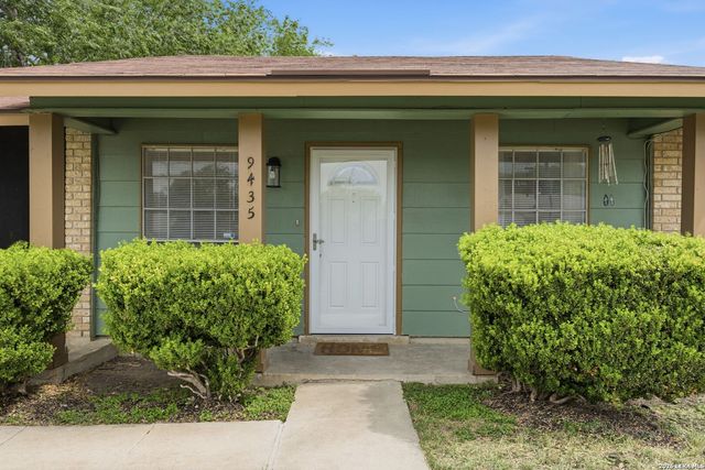 9435 STONES RIVER DR, San Antonio, TX 78245